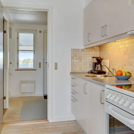 Aline - 1km From The Sea By Interhome